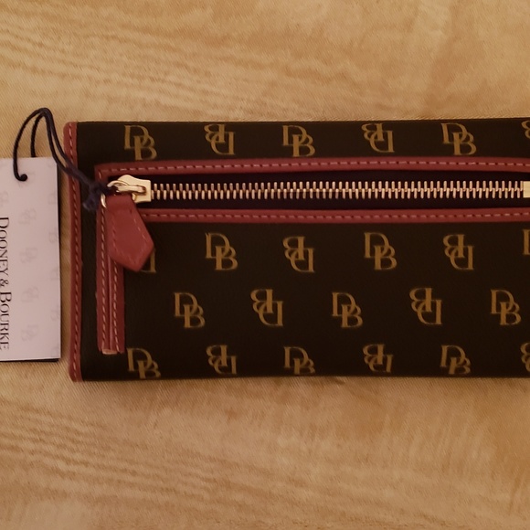 Dooney & Bourke wallet - Picture 2 of 8
